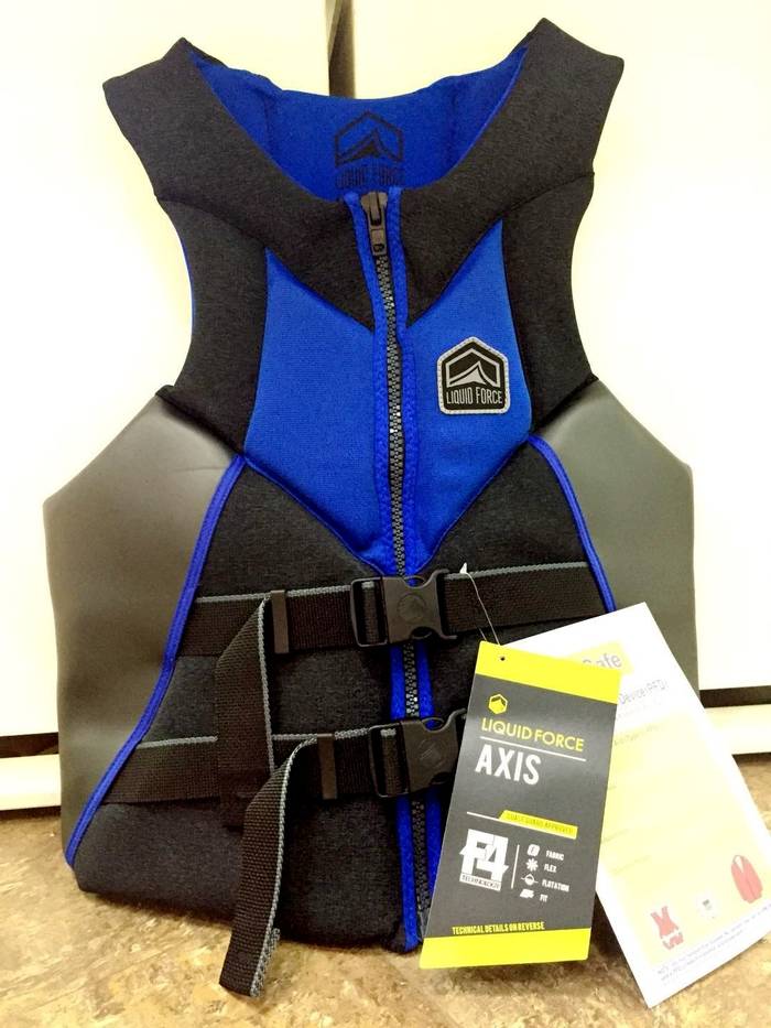 美国正品liquidforce蓝黑L码 救生衣