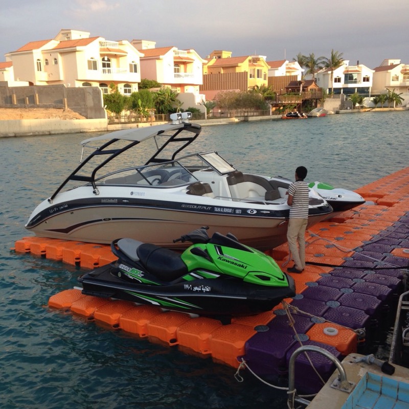 摩托艇码头浮筒泊位