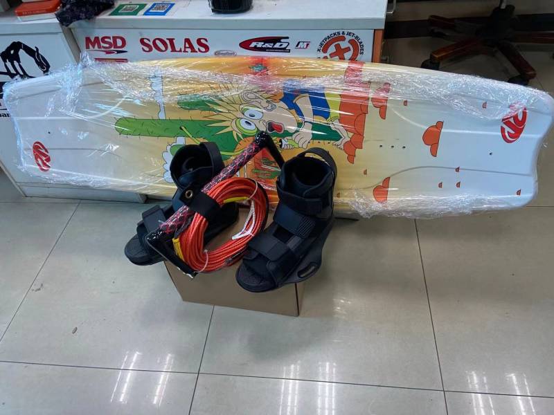 美国RM140滑水板+半包魔术贴滑水鞋39-44码+滑水绳