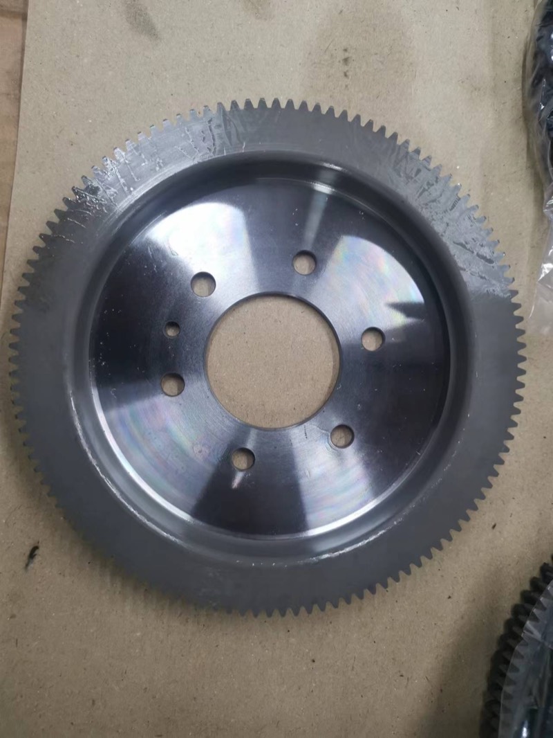 庞巴迪300启动飞轮，国产900，进口2000。